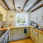 4 Bed In Oc-g0040 * Whitby