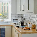 4 Bed In Oc-g0040 * Whitby