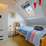4 Bed In Oc-g0040 * Whitby