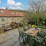 4 Bed In Oc-g0040 Whitby