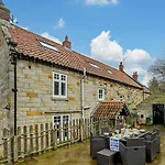 4 Bed In Oc-g0040 * Whitby