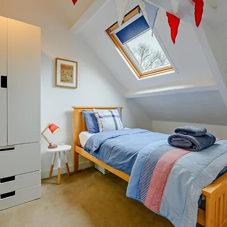 Prázdninový dům 4 Bed In G0040